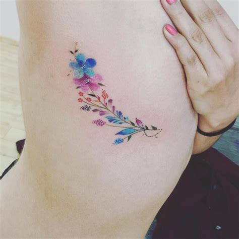 tatuajes para mujeres en las costillas con significado|10 Tatuajes para las costillas perfectos para mujeres